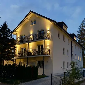Yuva Homes Am Kurpark Apartment